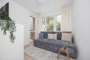 Komfortowy Apartament w Warszawie z Dwiema Sypialniami Blisko Rzeki by Rent like home